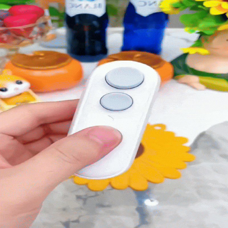 ✨Magical✨ 2 in 1Cutter Mini Handheld Bag Sealer Heat Vacuum Food Storage Snacks Freshness