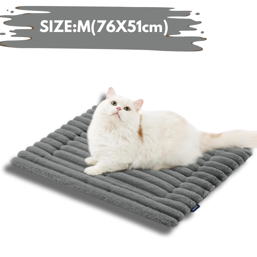 Medium grey thermal pet mat 30x20in (76x51cm) with non-slip base for cozy indoor warmth.
